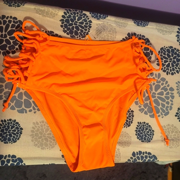 Fashion Nova Libra Orange Halter Bikini Set NWT - Picture 2 of 8